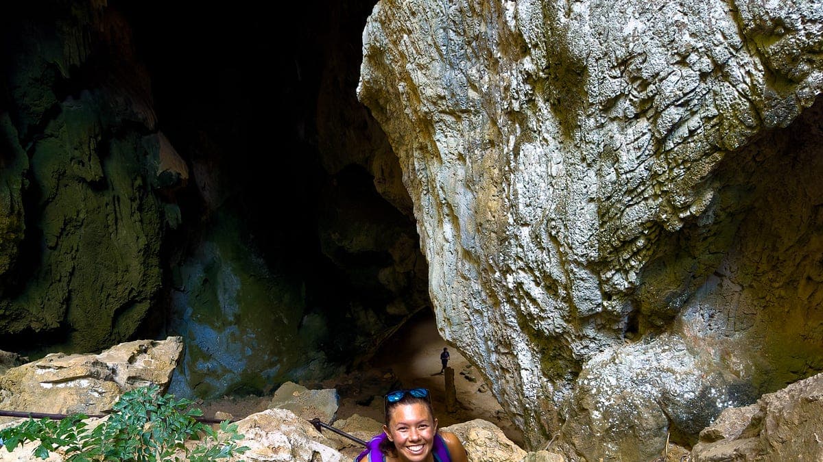 Phraya Nakhon Cave: descend to find the light